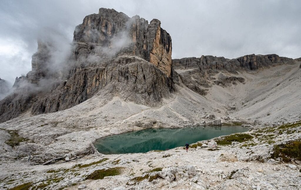 The trail on the far side of the lake takes you to the Boe/Bamberger Hut