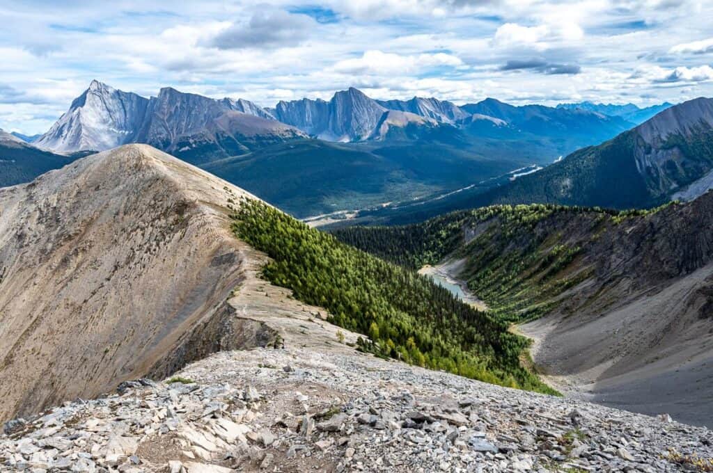 Superlative ridge walking on the Tent Ridge Horseshoe in Kananaskis