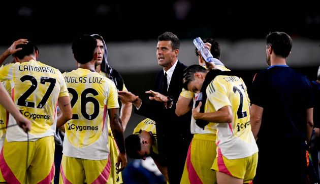 Thiago Motta encouraging the Juventus players