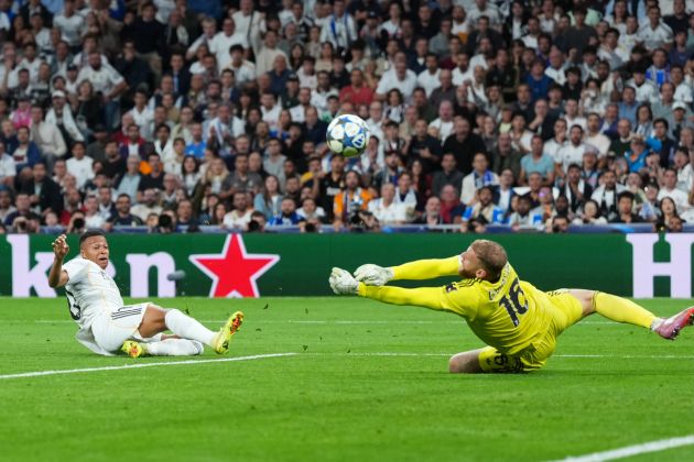 Michele Di Gregorio denying Mbappe