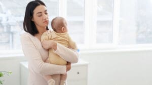 After a C-section, everyday things like driving your car might suddenly appear difficult. Yes, the arrival of a new baby is a wonderful thing, but it still takes time to heal, so you will inevitably have to ask yourself questions about how to move safely.