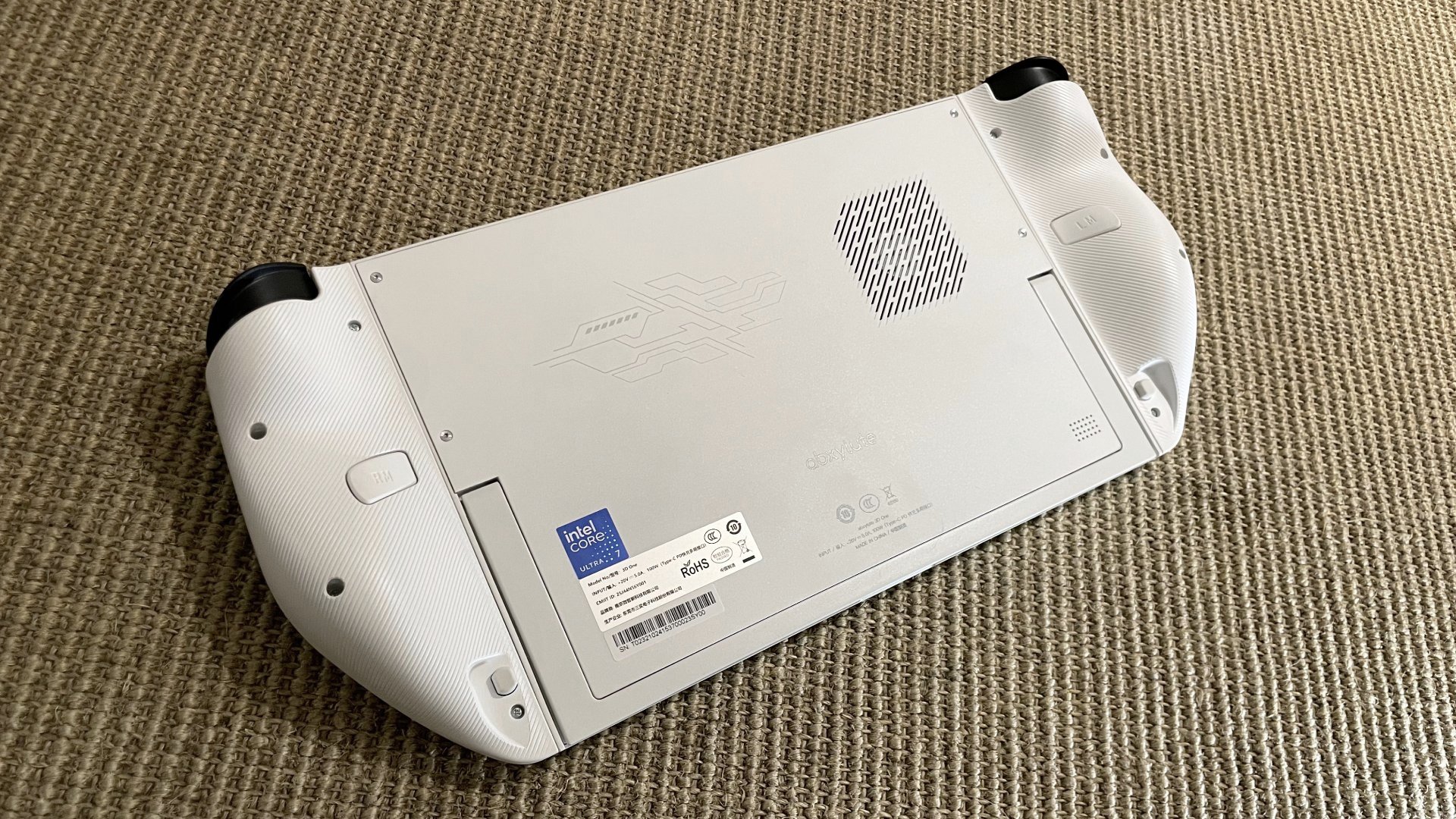 Abxylute 3D One Handheld PC