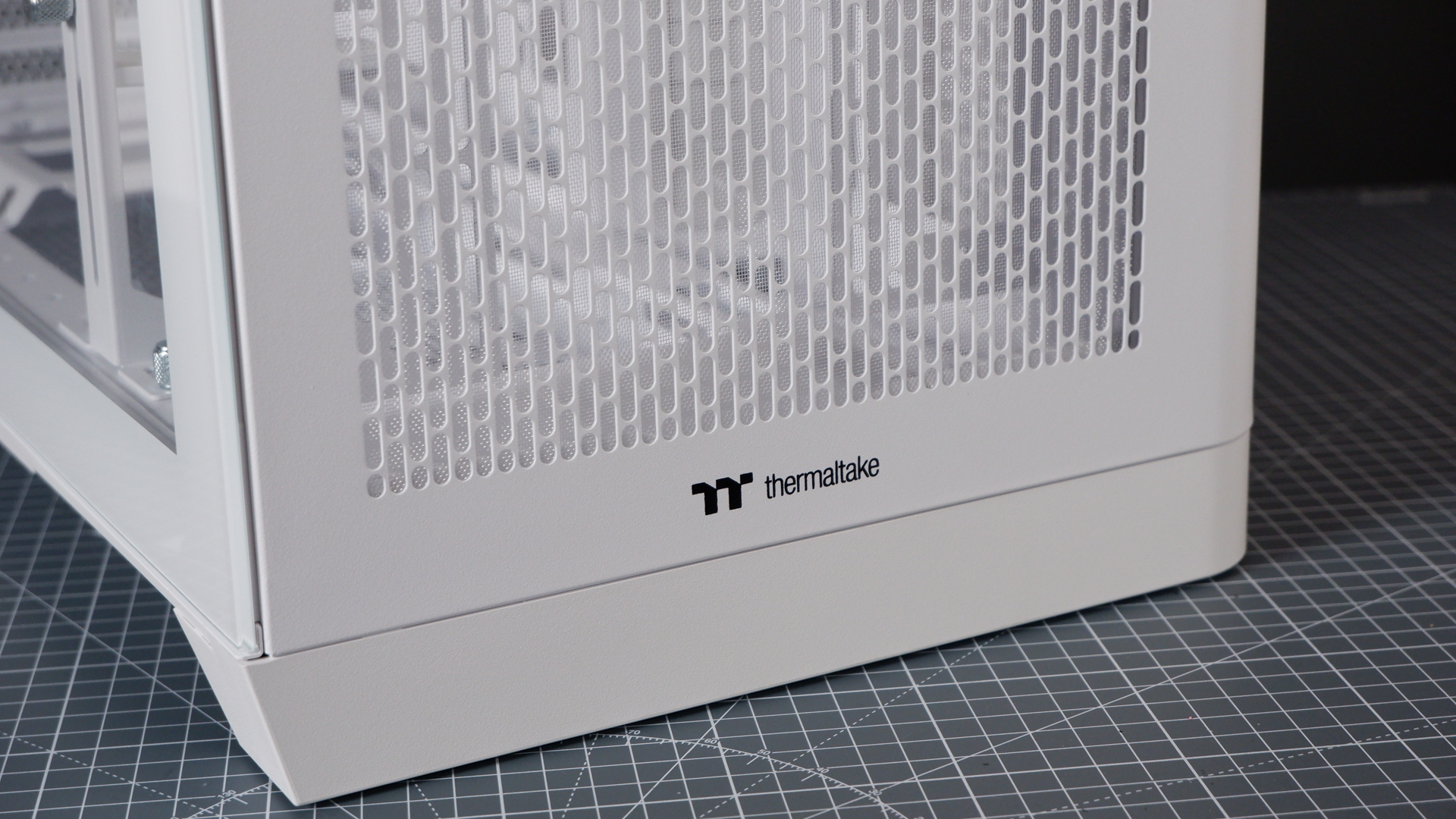 Thermaltake View 390 Air chassis on a desk. We're building a PC into it for testing and comparison with other PC cases.