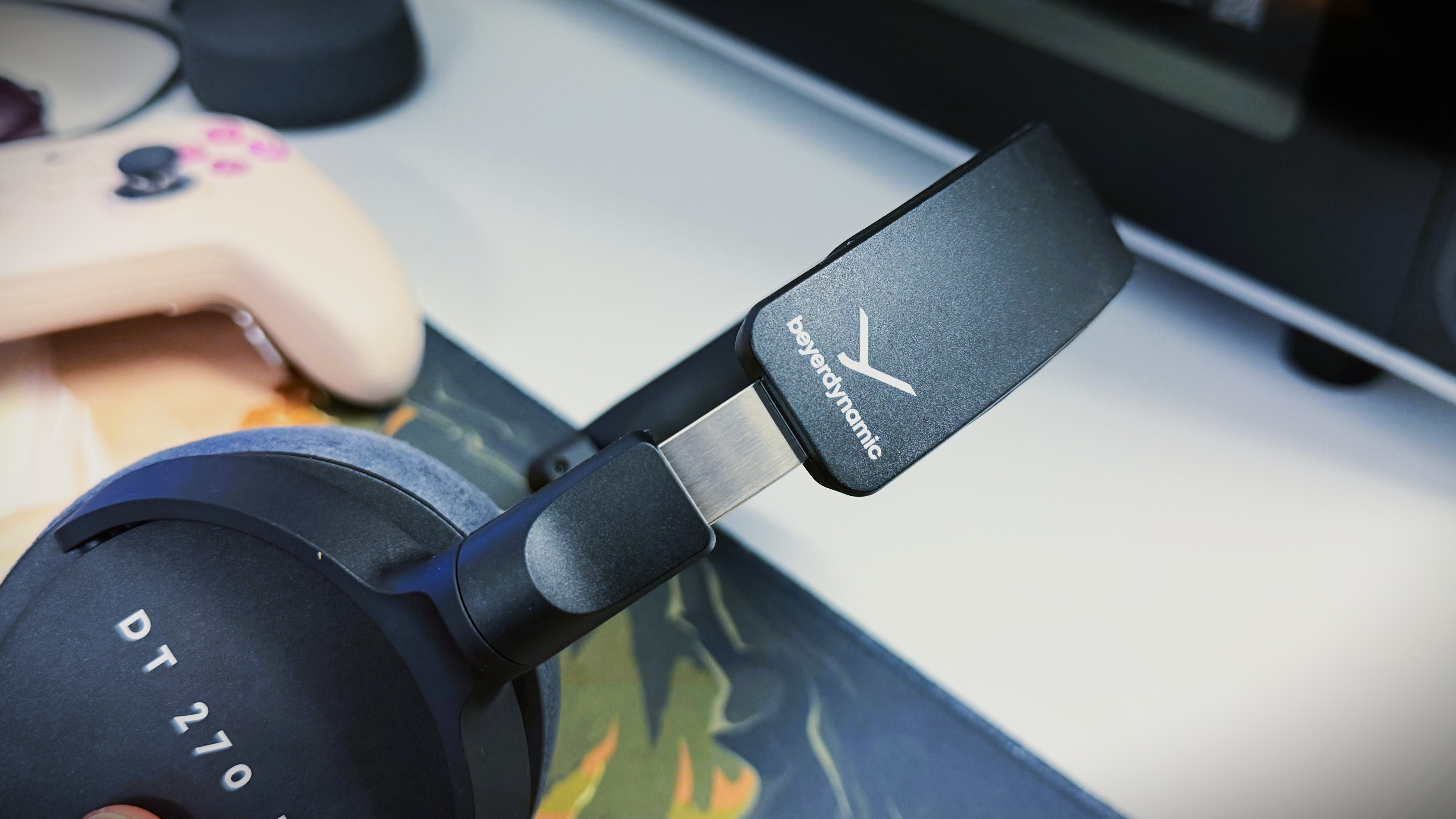 Beyerdynamic DT 270 Pro headphones