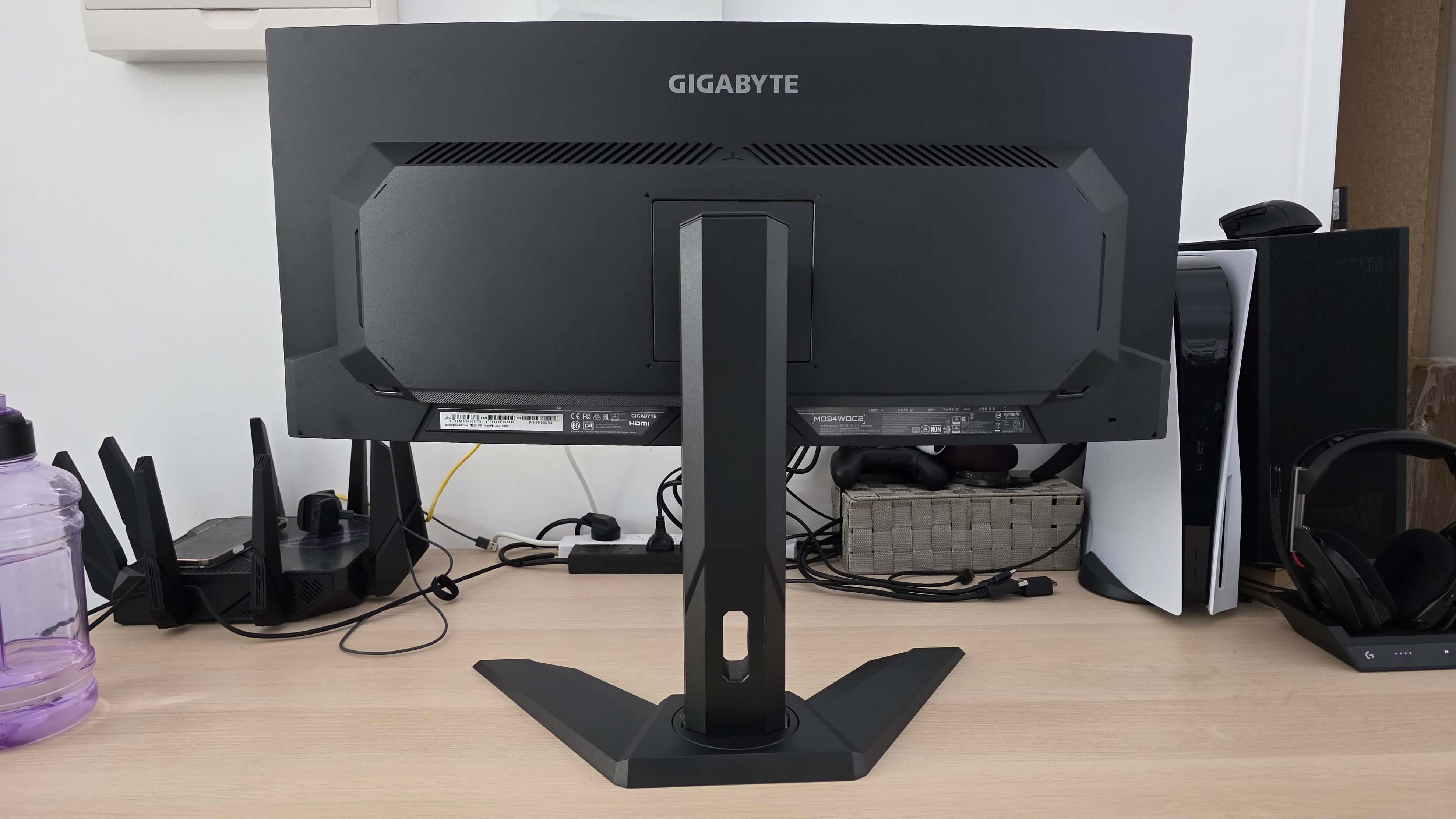Gigabyte MO34WQC2 ultrawide OLED gaming monitor