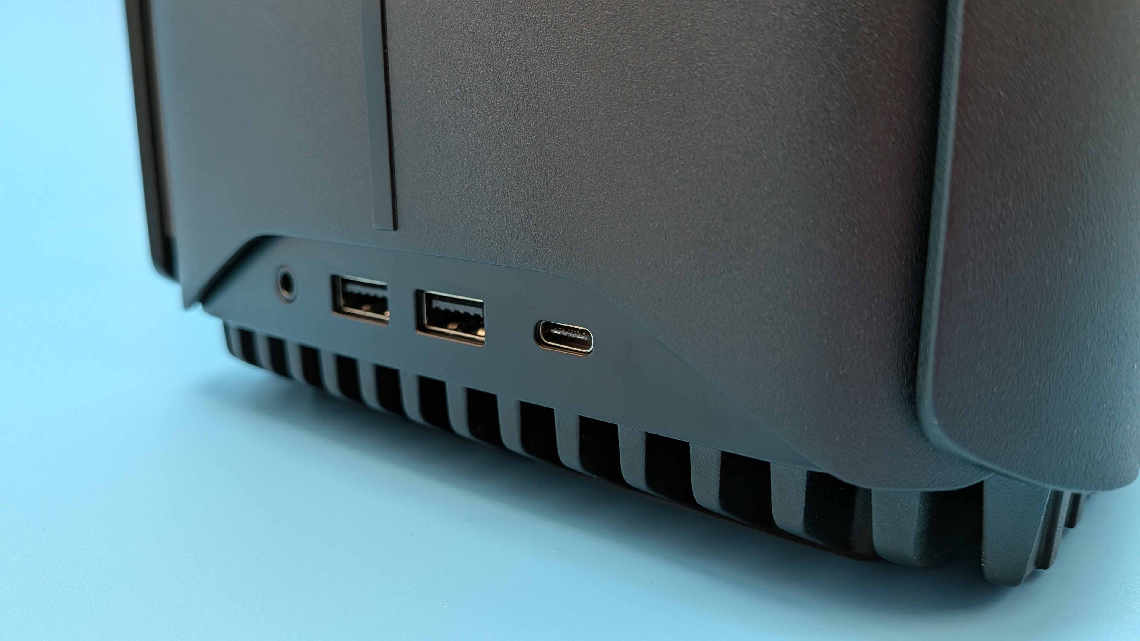 Corsair One i600 gaming PC