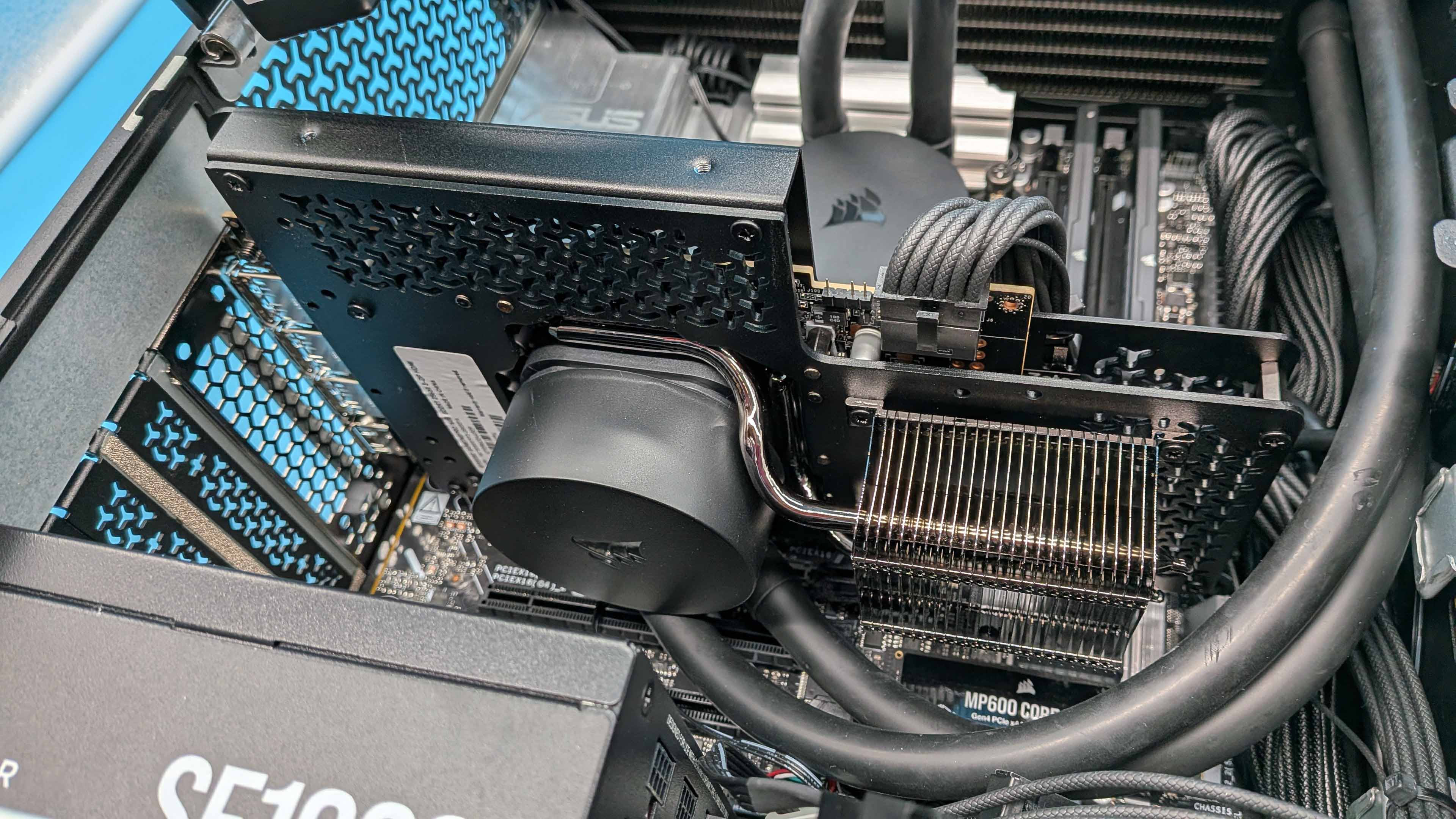 Corsair One i600 gaming PC