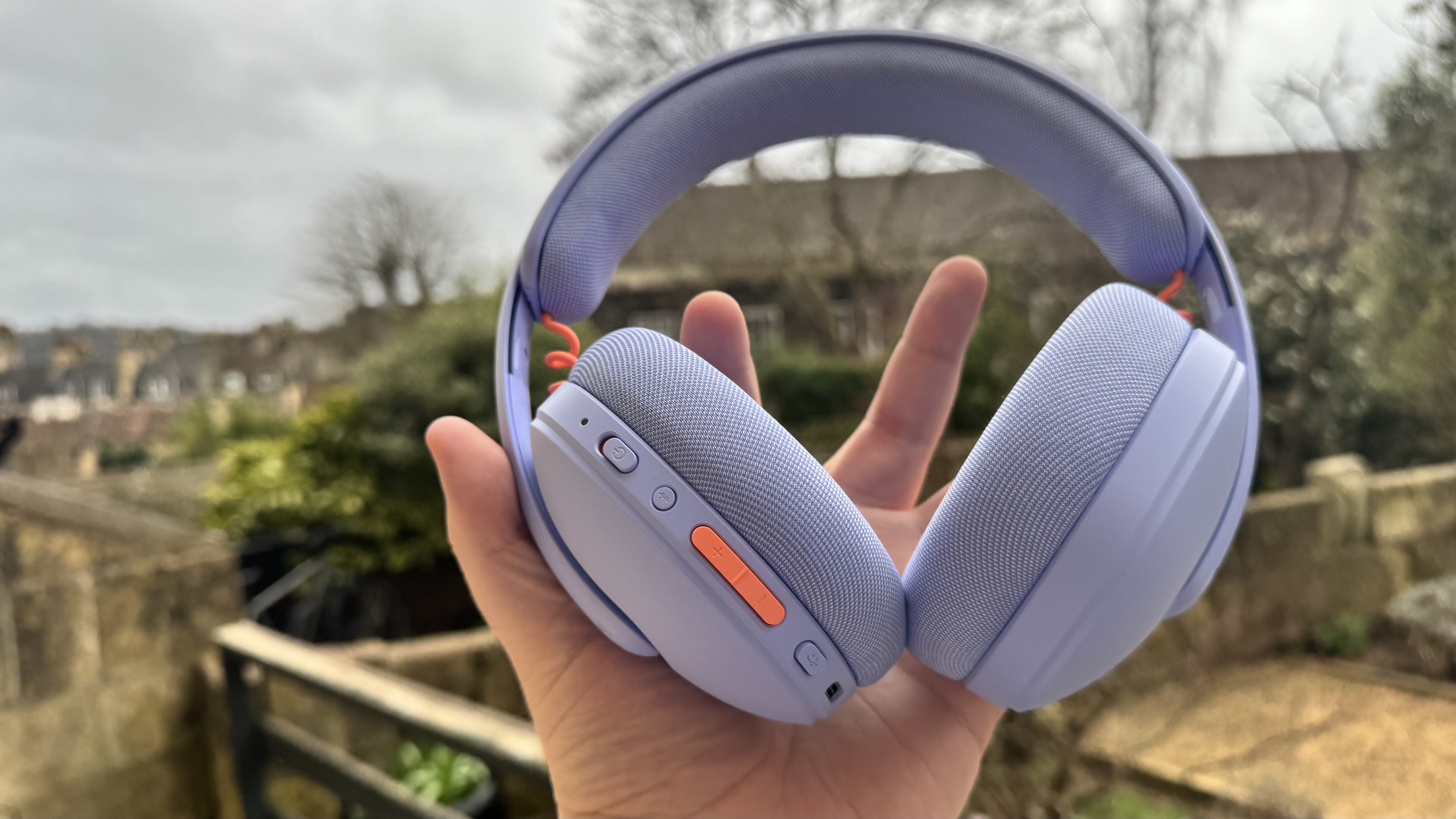 Logitech G325 Gaming headset (in purple)