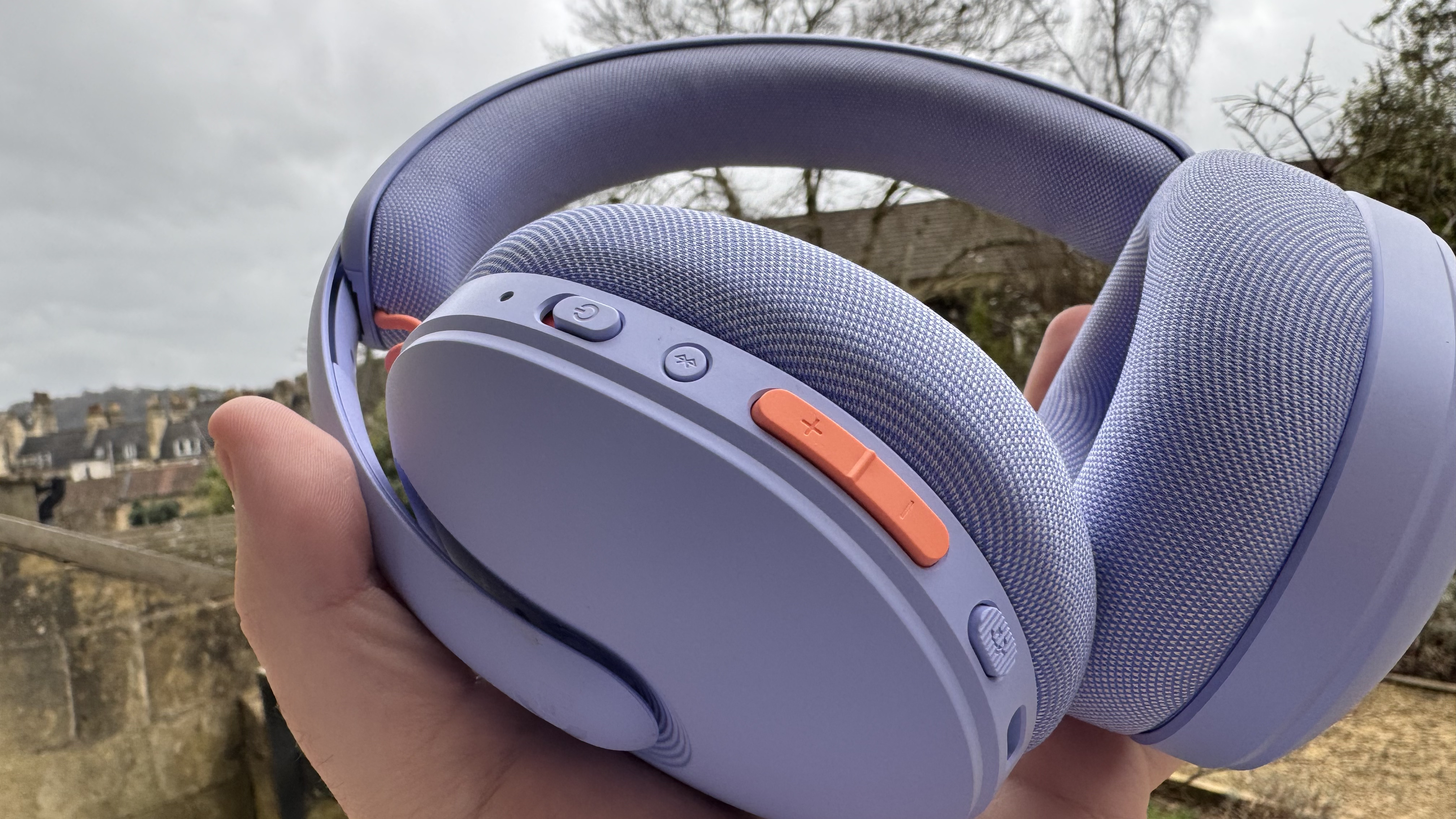 Logitech G325 Gaming headset (in purple)