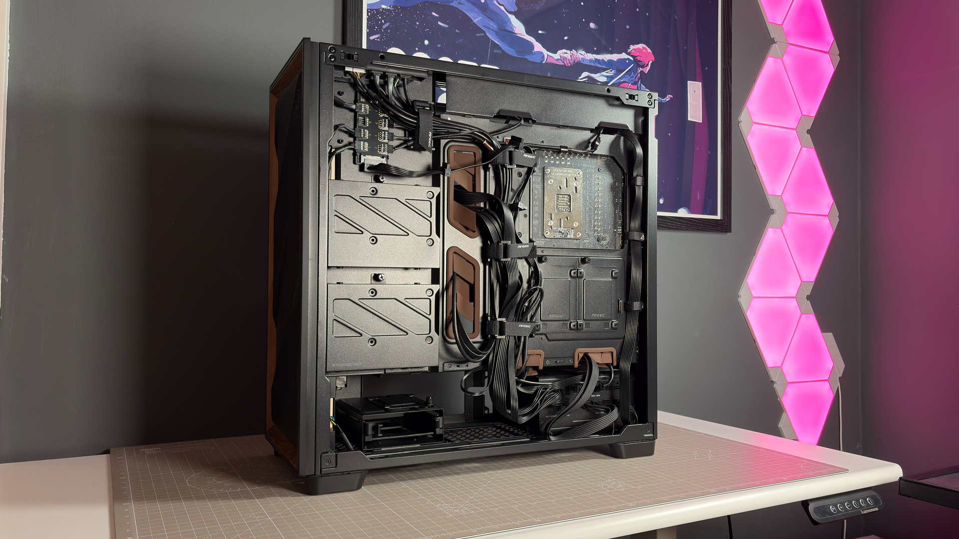 Antec Flux Pro Noctua Edition without any PC inside on a desk.